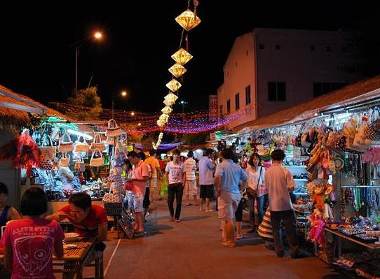 night-markets-nha-trang-vietnam-2